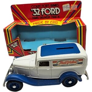 ERTL 1932 Ford Panel Delivery Truck Bank with Box
